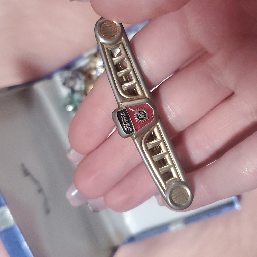 Ford vehicle brooch